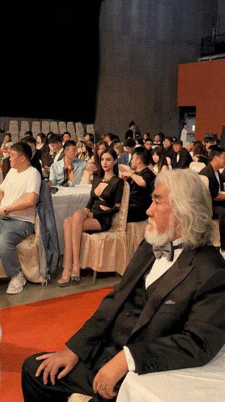 最新款熱瞄，時(shí)尚潮流與科技的完美結(jié)合，最新款熱瞄，時(shí)尚潮流與科技的完美融合
